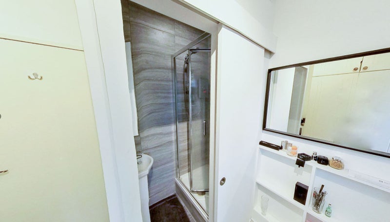Room Lancaster Court in Greater London