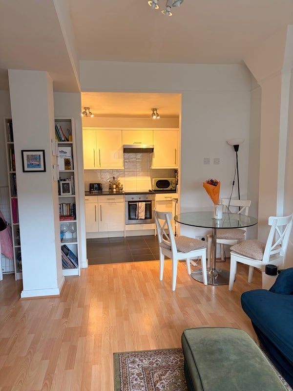 Room Bethnal Green Road in Greater London