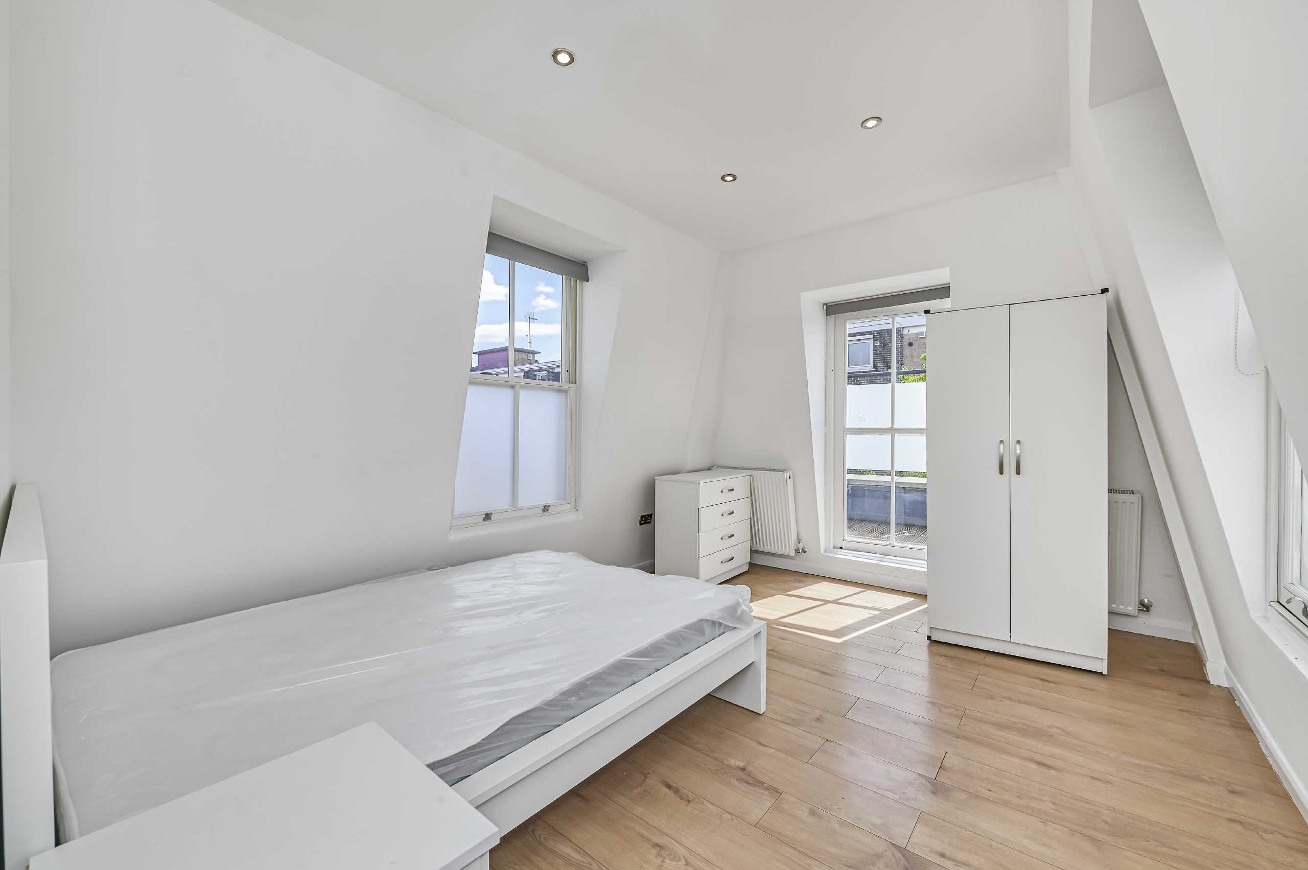 Flat Latchmere Road in Greater London
