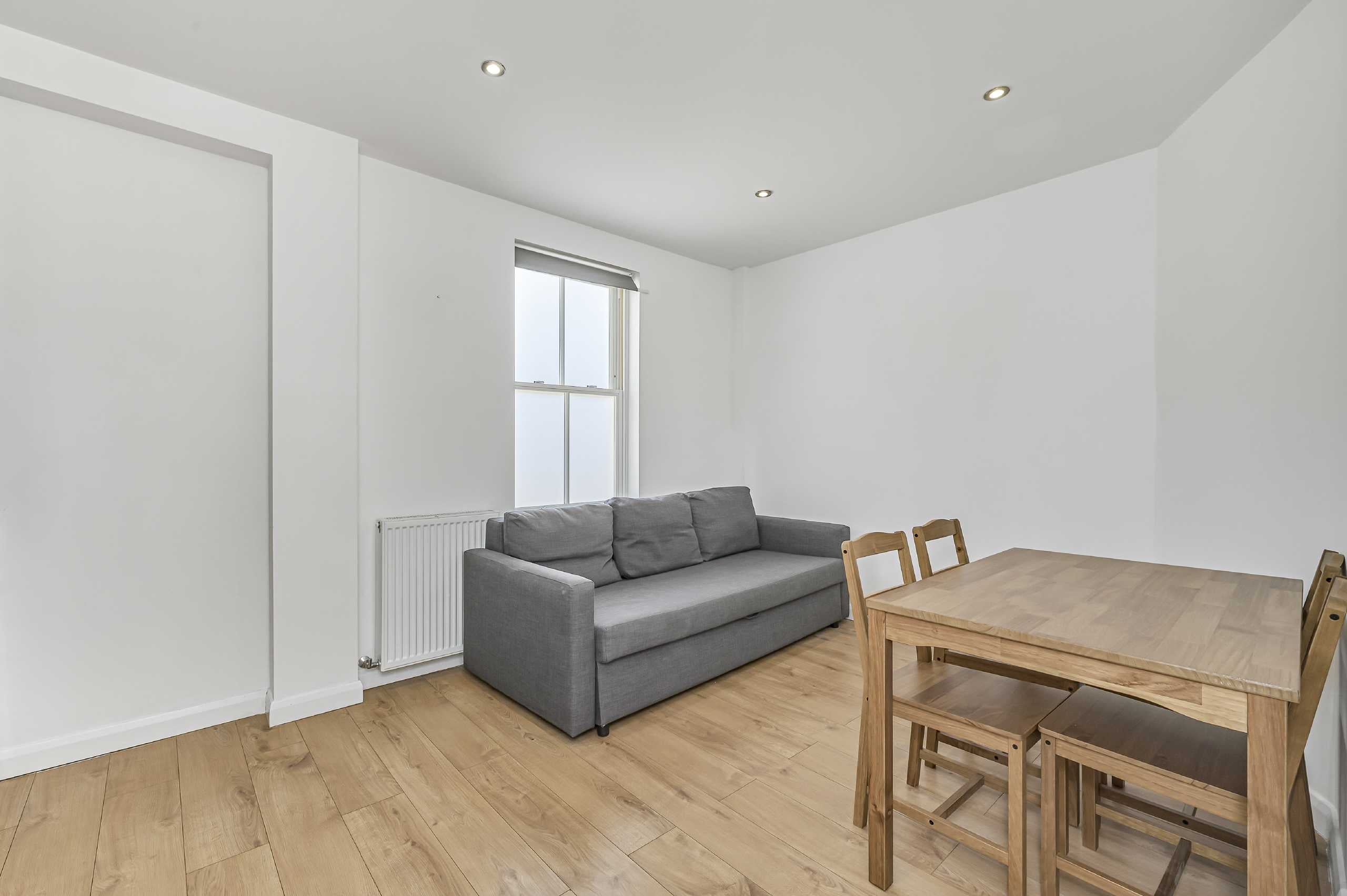 Flat Latchmere Road in Greater London
