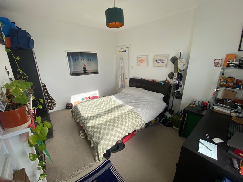 Room Goldhawk Road in Greater London