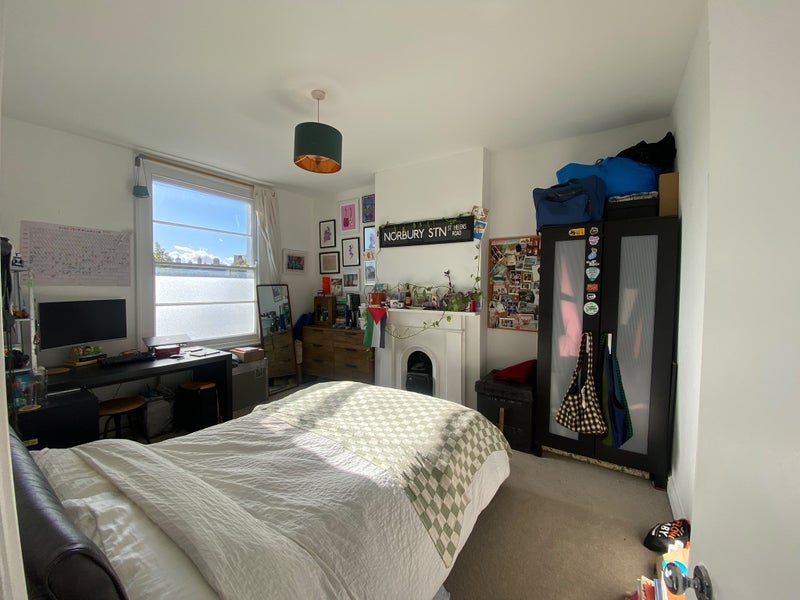 Room Goldhawk Road in Greater London