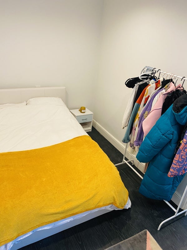 Room Allfarthing Lane in Greater London