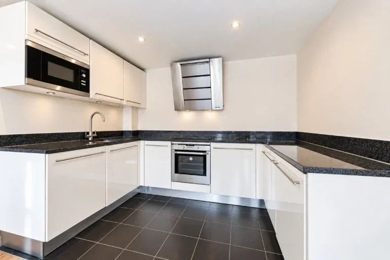 Flat Argyll Road in Greater London