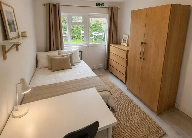 Flat St Leonards Gardens in Greater London