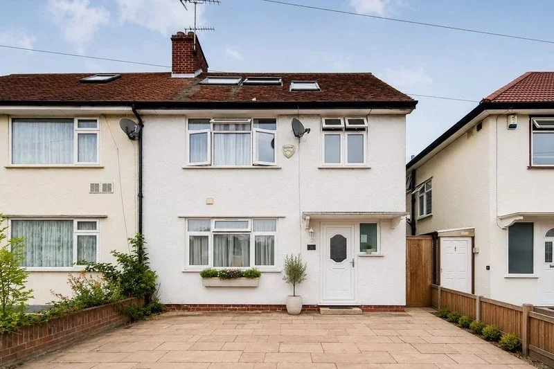 Flat St Leonards Gardens in Greater London