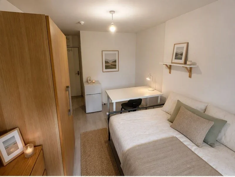 Flat St Leonards Gardens in Greater London