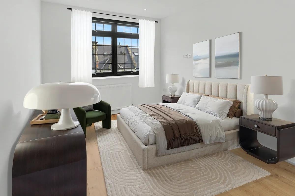 Flat Oaklands Road in Greater London