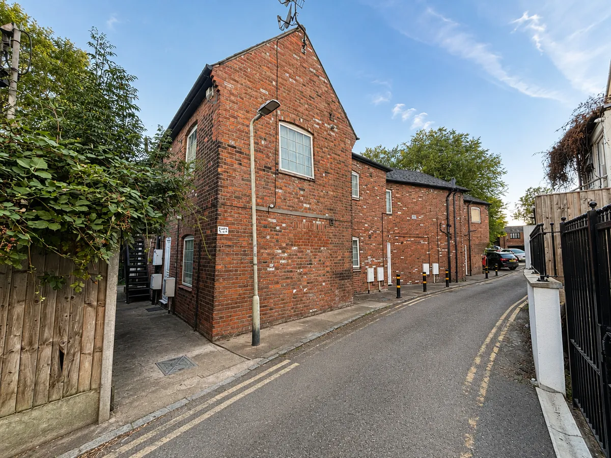 Flat The Briars in High Wycombe