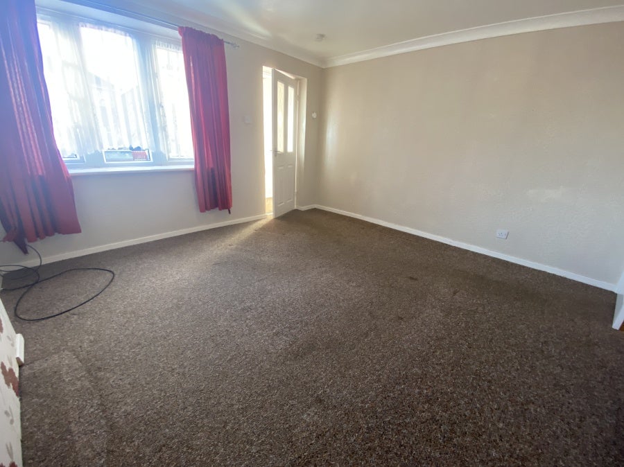 Flat Bannister Drive in Hull