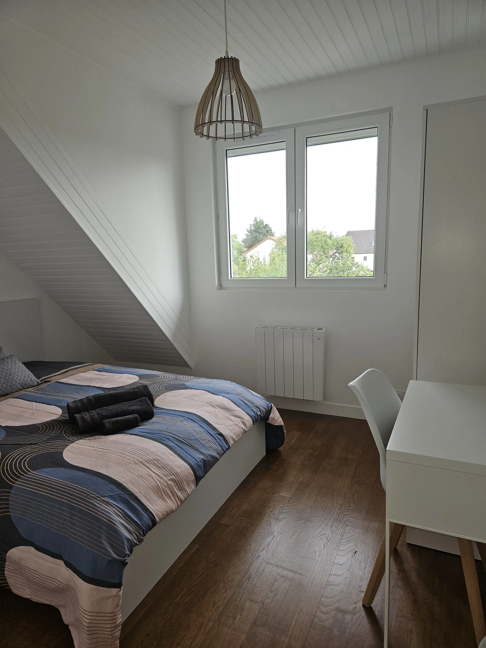 Room Avenue de l'Épargne in Orsay