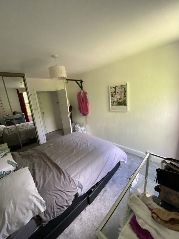Room Falcon Road in Greater London