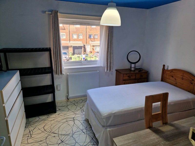 Room Southwood Road in Greater London