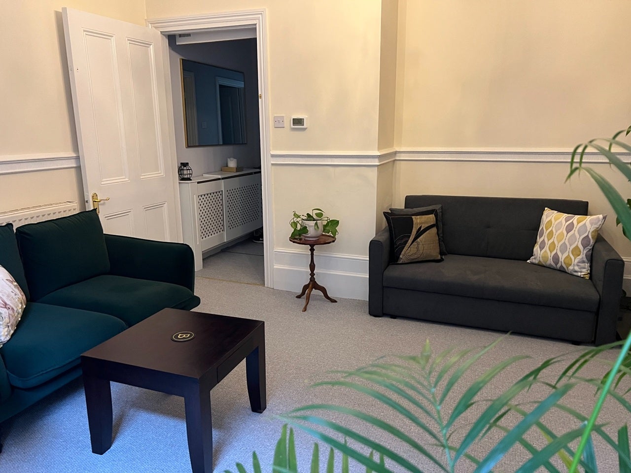 Flat Western Gardens in Greater London