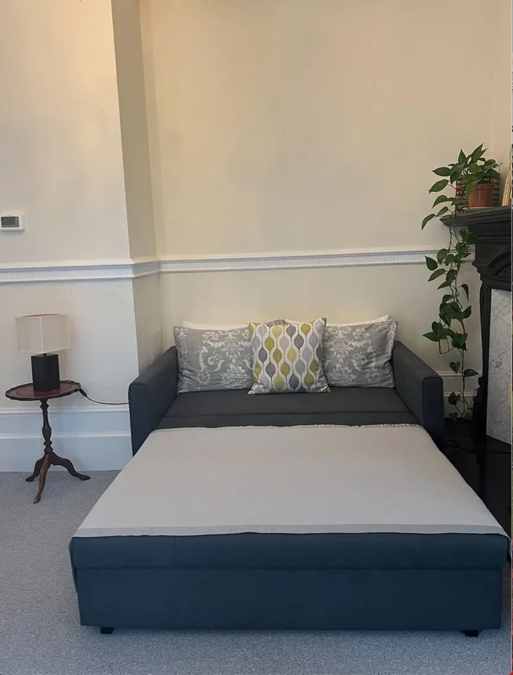 Flat Western Gardens in Greater London