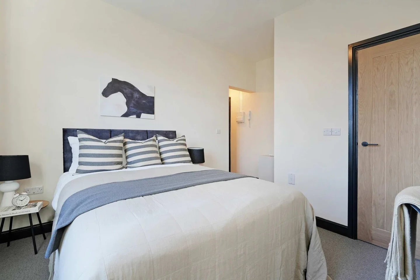 Room Crookesmoor Road in Sheffield