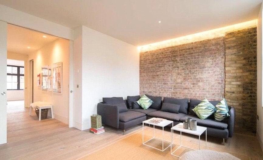 Flat Riding House Street in City of Westminster