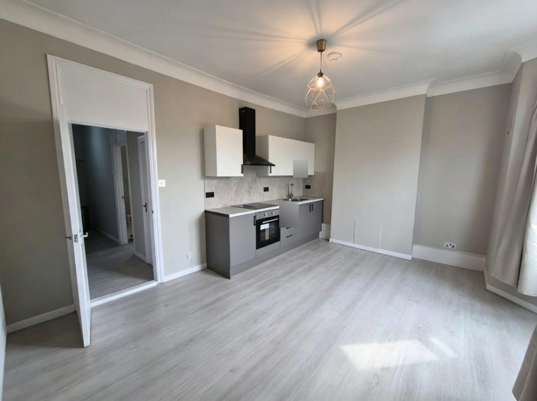 Flat St Antony's Road in Greater London