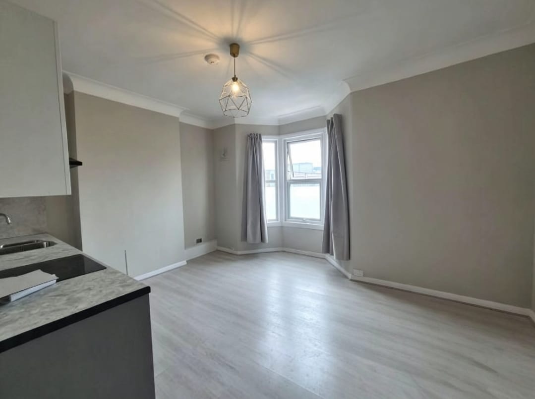 Flat St Antony's Road in Greater London