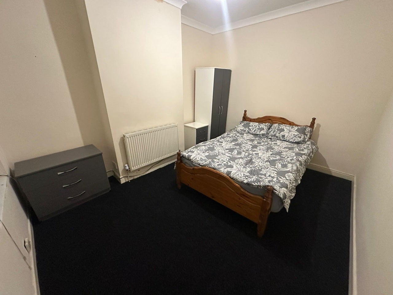 Room Markby Road in Birmingham