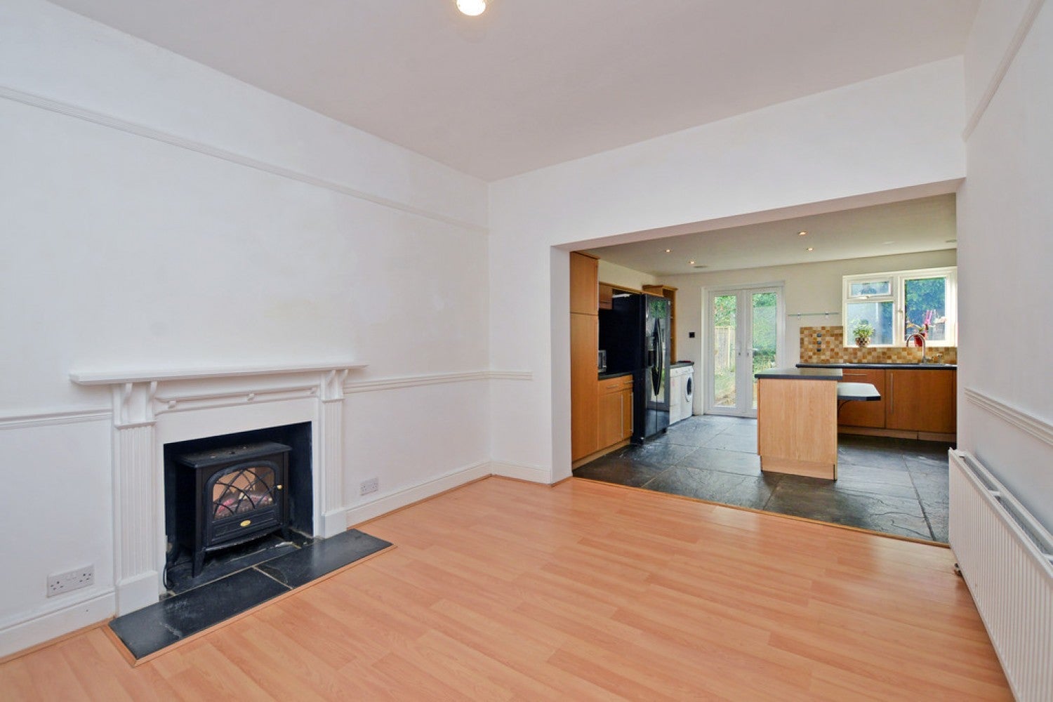 House Grand Avenue in Surrey Heath