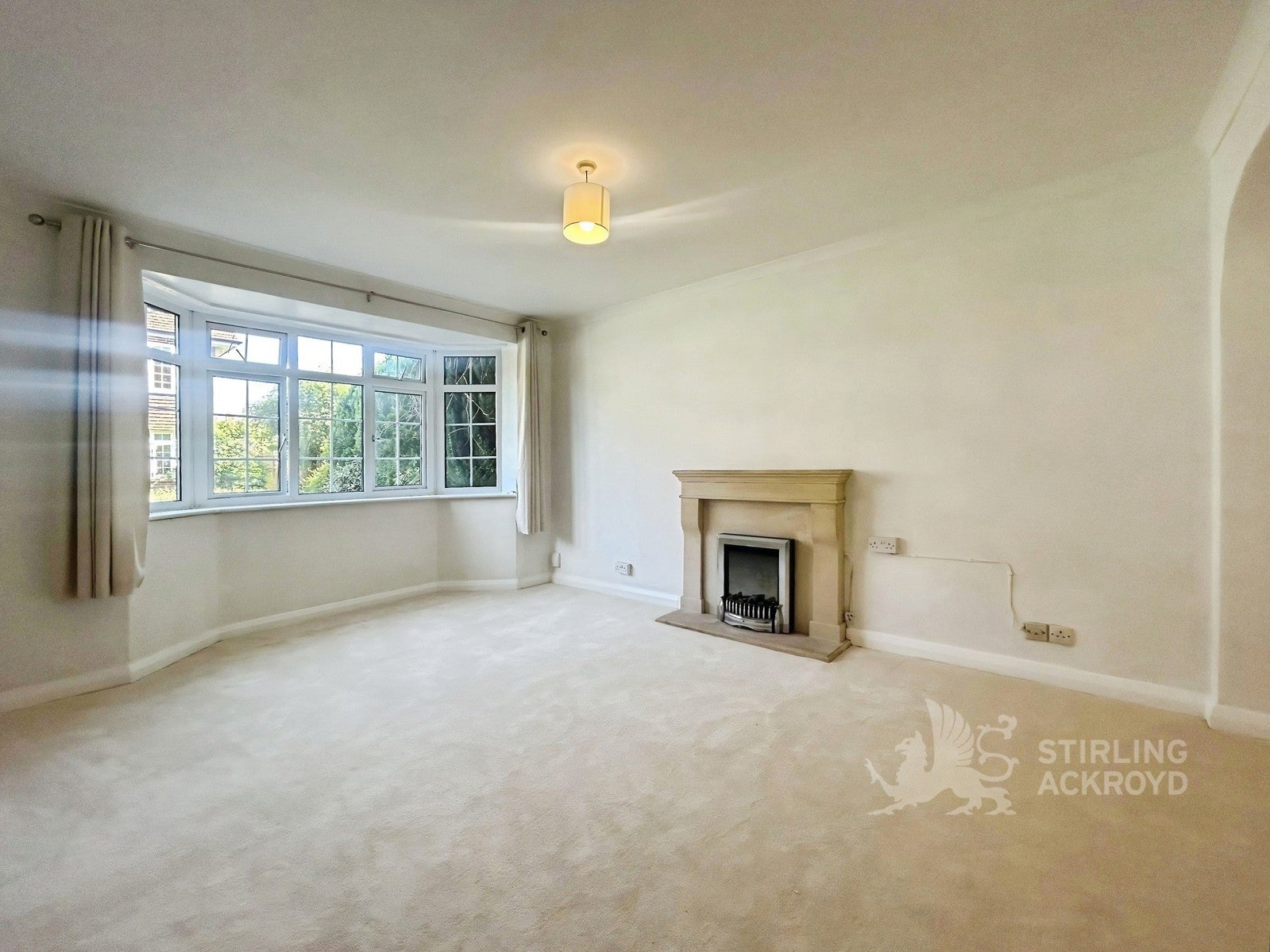 Flat Grosvenor Court in Guildford