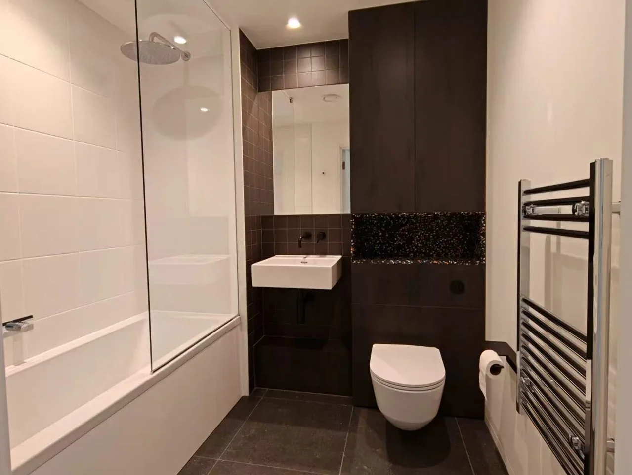Flat Chandlers Avenue in Greater London
