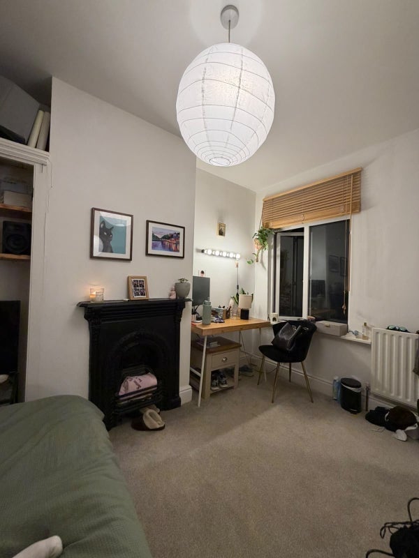 Room Chessel Street in Bristol