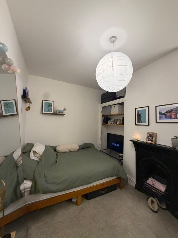 Room Chessel Street in Bristol