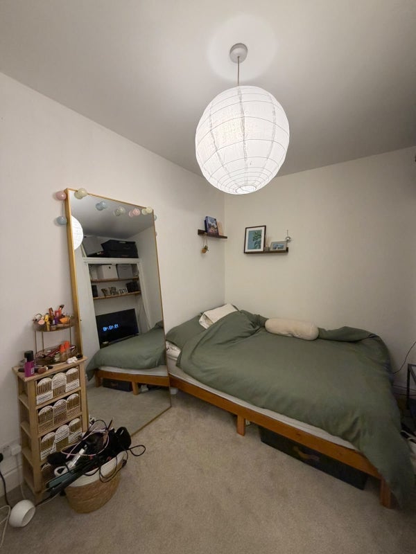 Room Chessel Street in Bristol