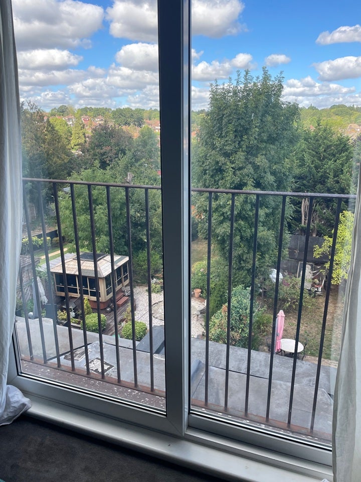 Room Winchmore Hill Road in Greater London