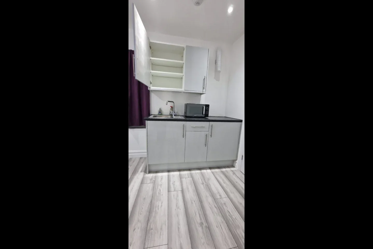 Room Eastcote Lane in Greater London