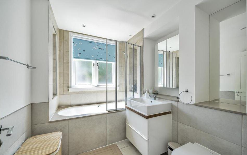 House Mornington Crescent in Greater London
