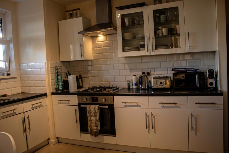 Room Cropley Street in Greater London