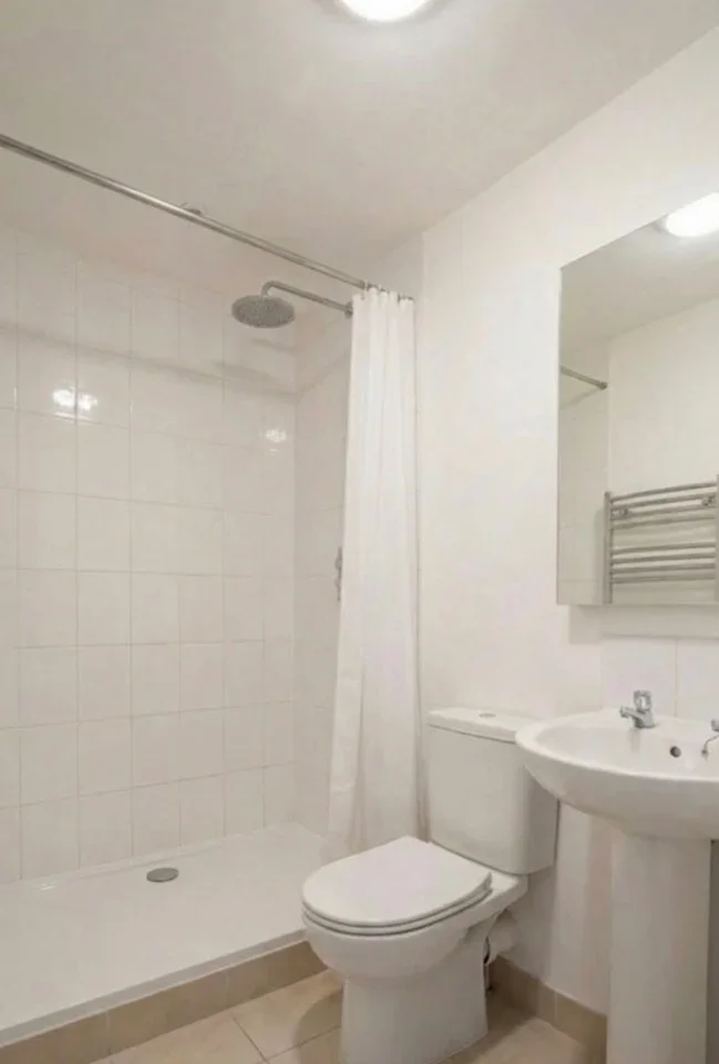 Room Park Avenue in Greater London