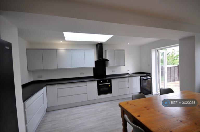 Room Gloucester Road in Cheltenham