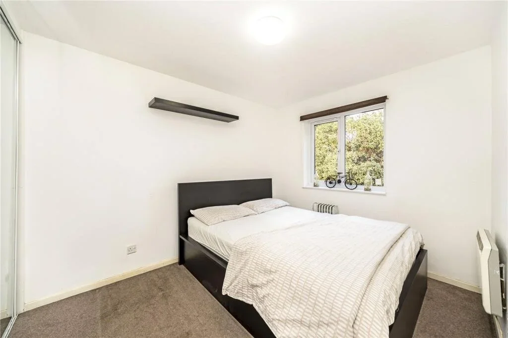 Flat Gables Close in Greater London