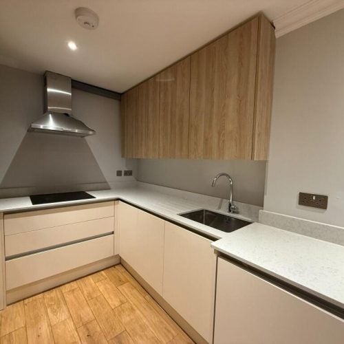 Flat Eaton Rise in Greater London