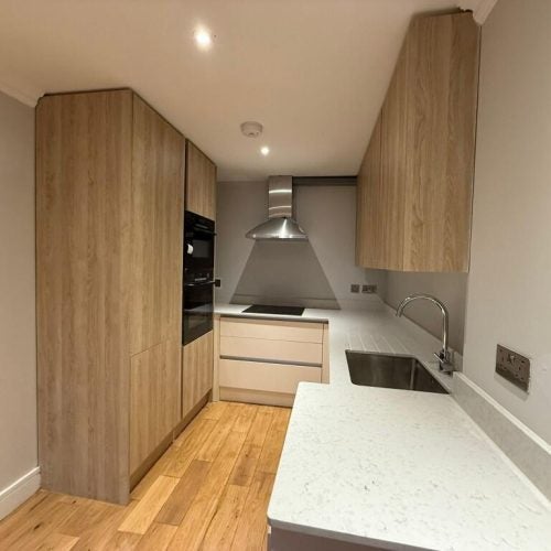 Flat Eaton Rise in Greater London