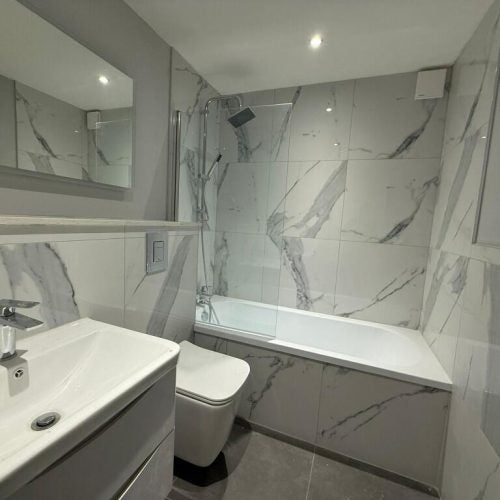 Flat Eaton Rise in Greater London