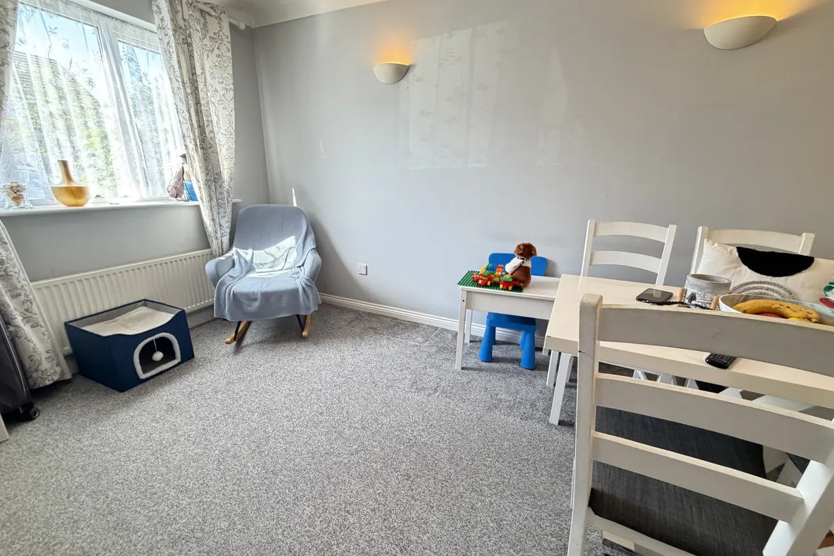 House Ajax Close in Rugby