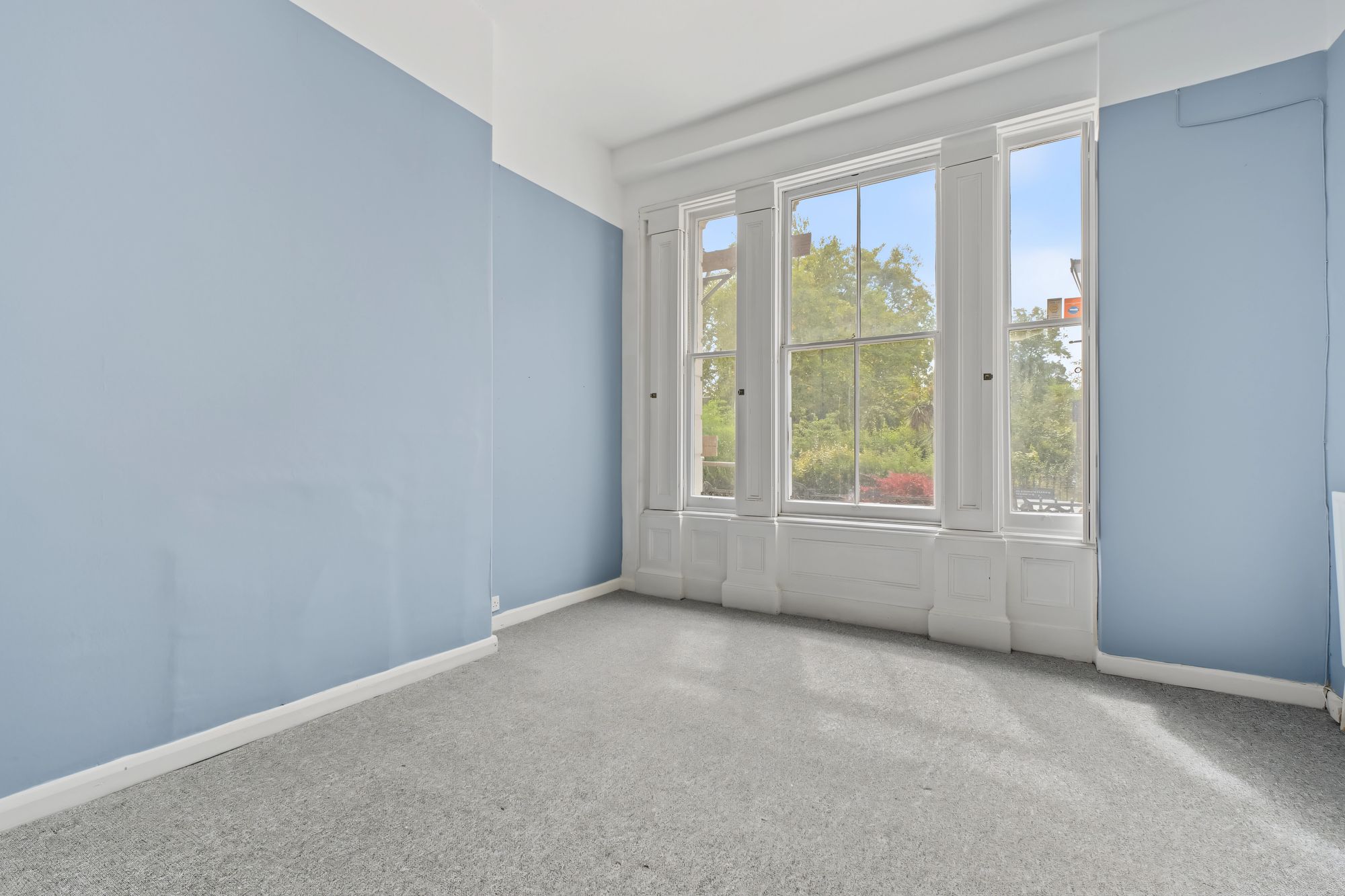 Flat Gloucester Avenue in Greater London