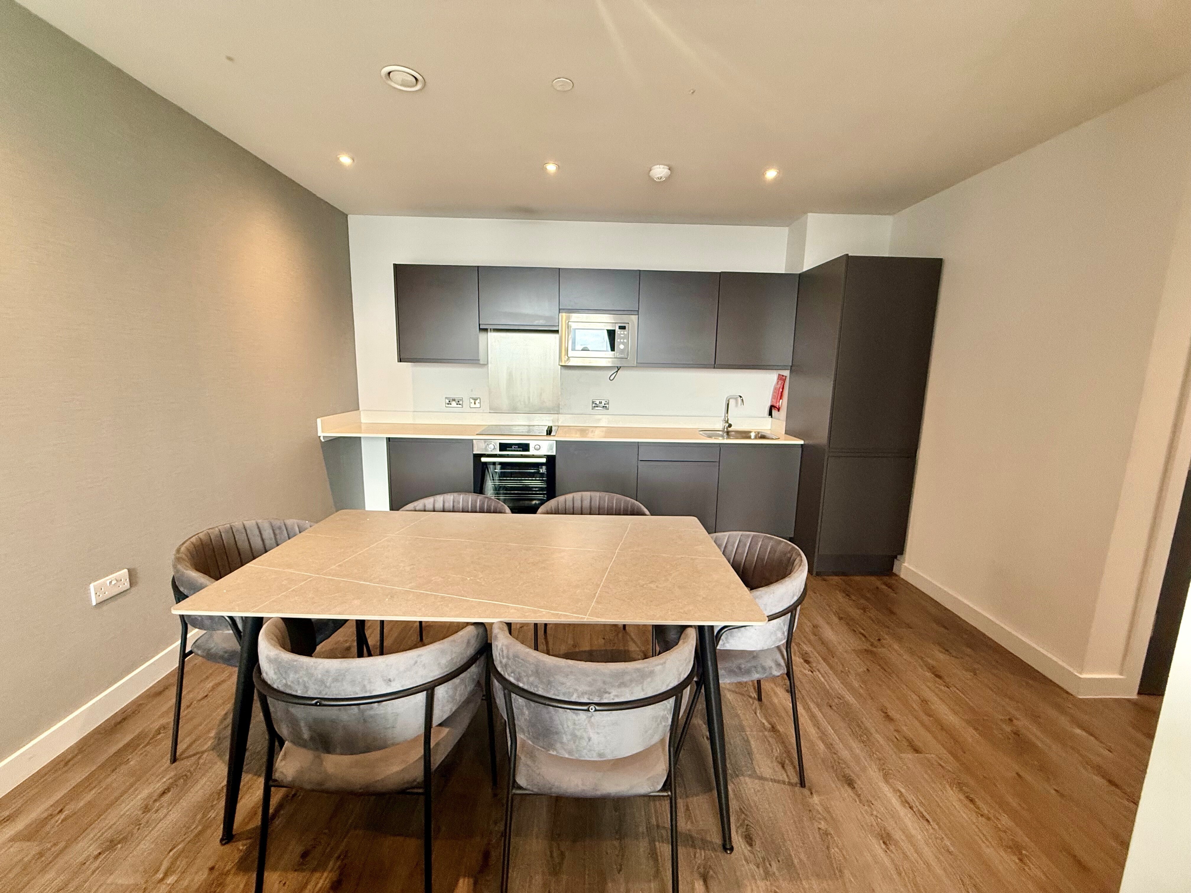 Flat Trinity Way in Salford