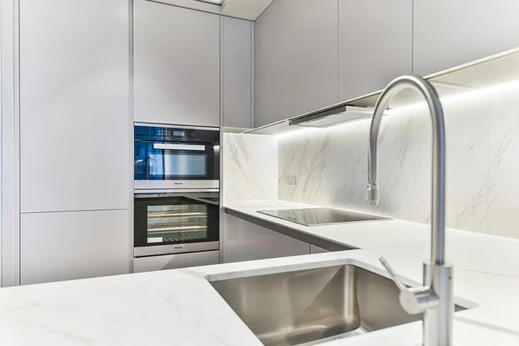 Flat Bishopsgate Plaza in City of London