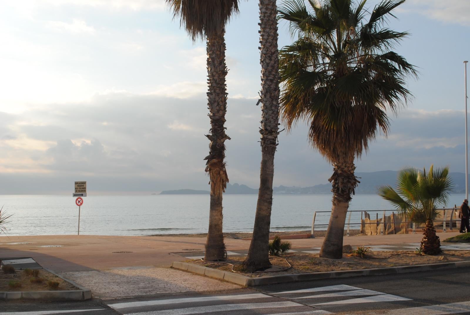 Flat Boulevard de la Plage in Saint-Cyr-sur-Mer
