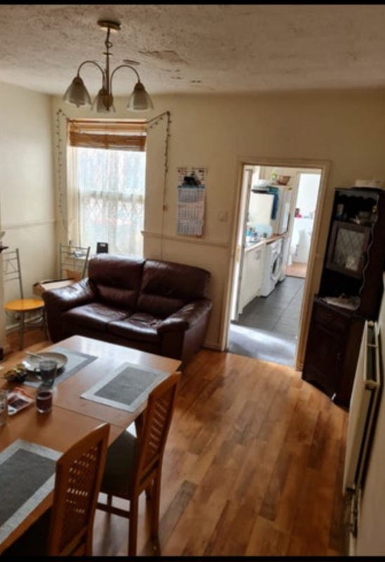 Room Connemara Close in North Warwickshire