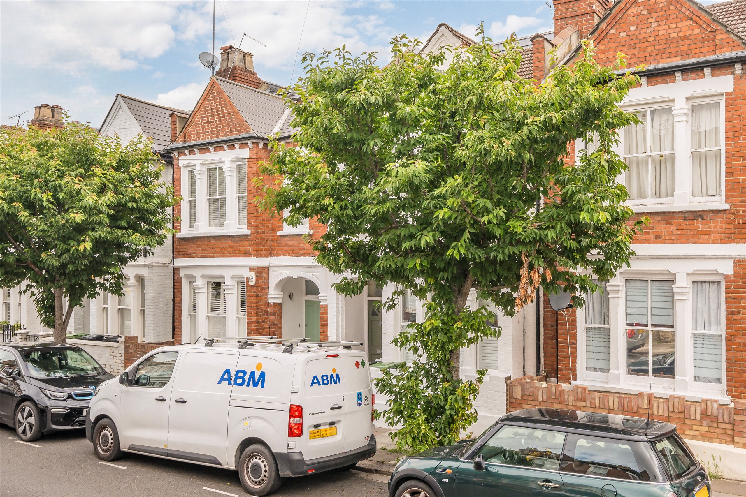 House Edenvale Street in Greater London