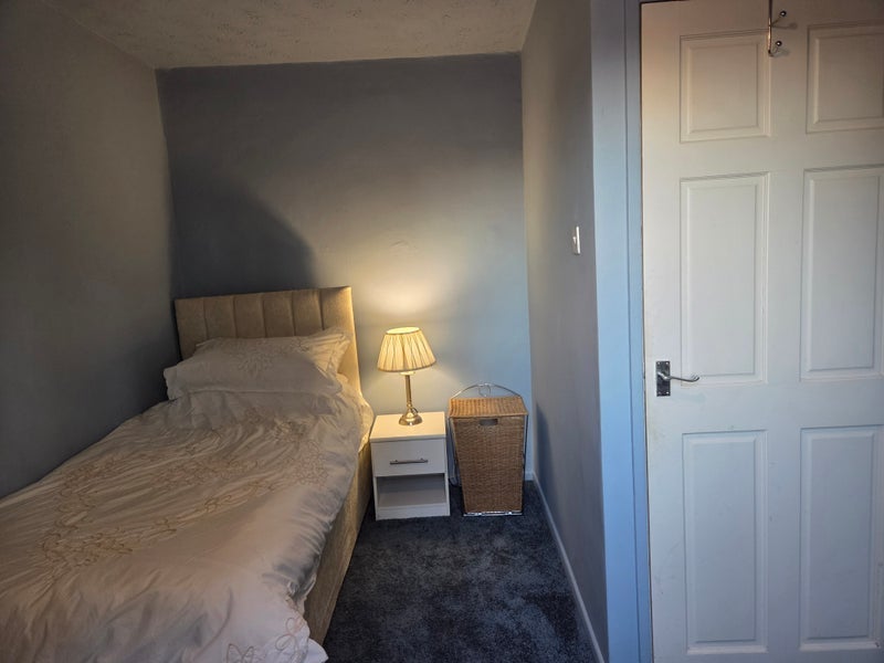 Room St James' Lane in Coventry