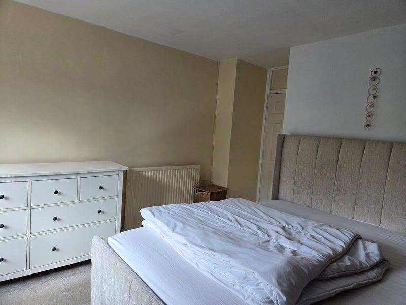 Room St James' Lane in Coventry