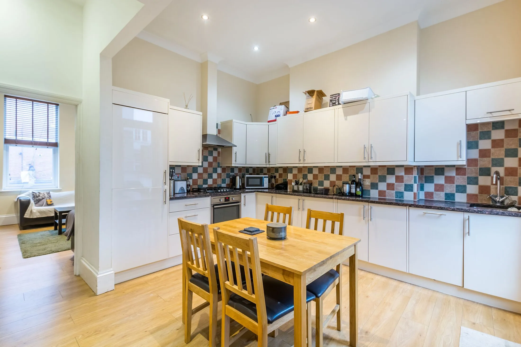 Flat Balham High Road in Greater London